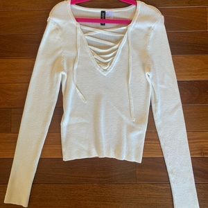 White Long sleeve sweater